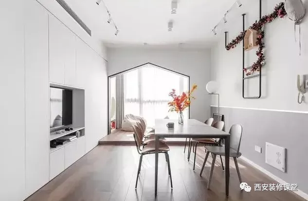 客厅扔掉沙发，替代品很多，没必要太传统