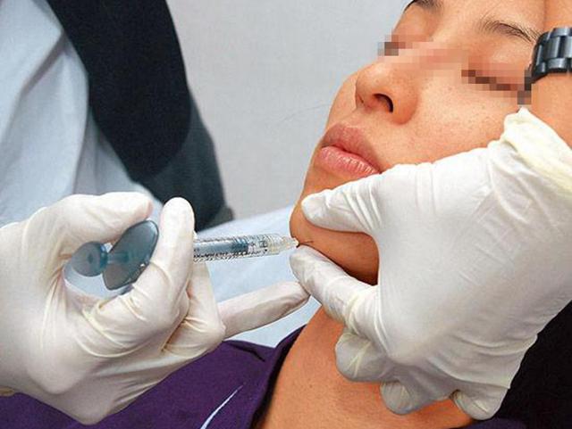 神鸟知讯资讯站 13岁开始整容,3年动刀上百次,30万人追着捧,这个女孩会后悔吗