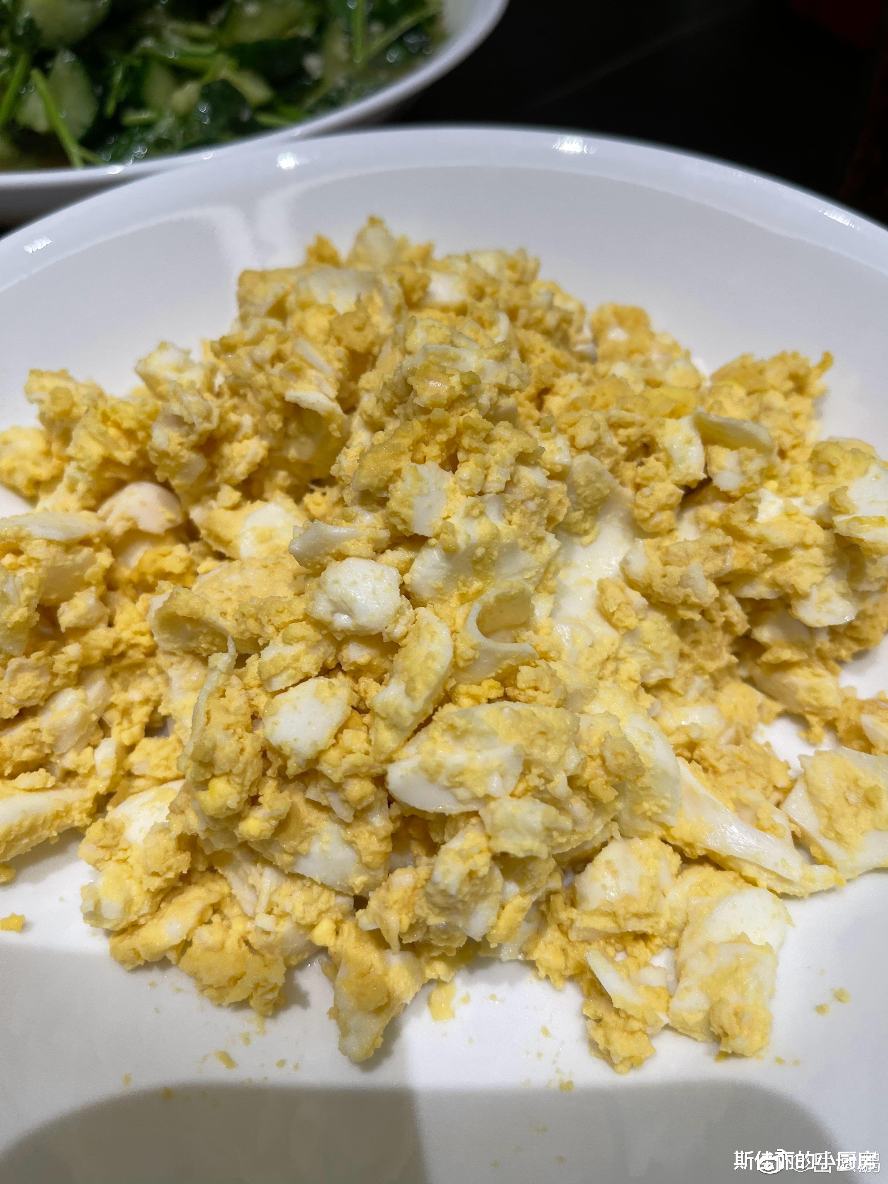 岳云鹏|岳云鹏晒河南家乡美食，吸引9万网友点赞，网友：隔着屏幕都看饿了