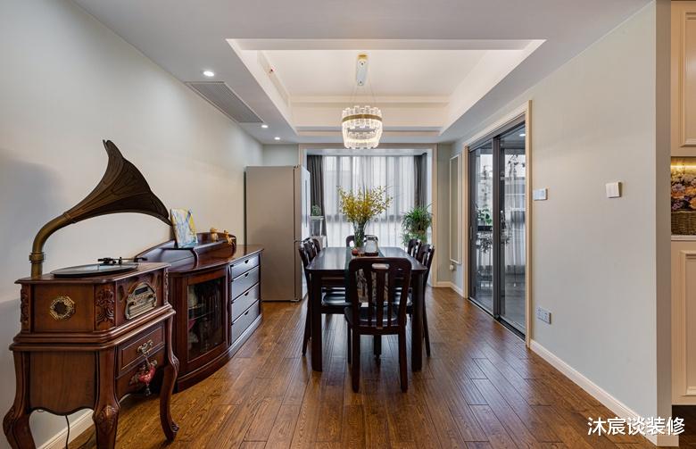 杭州夫妇退休回老家,全屋经典美式混搭,每天在家看看书,养花花