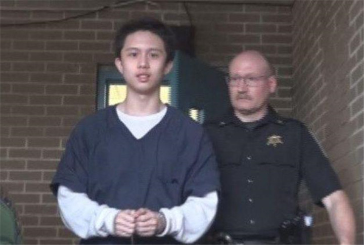 狄莺|有种畸形“母爱”叫狄莺,跟儿子同睡15年,网友:难以接受