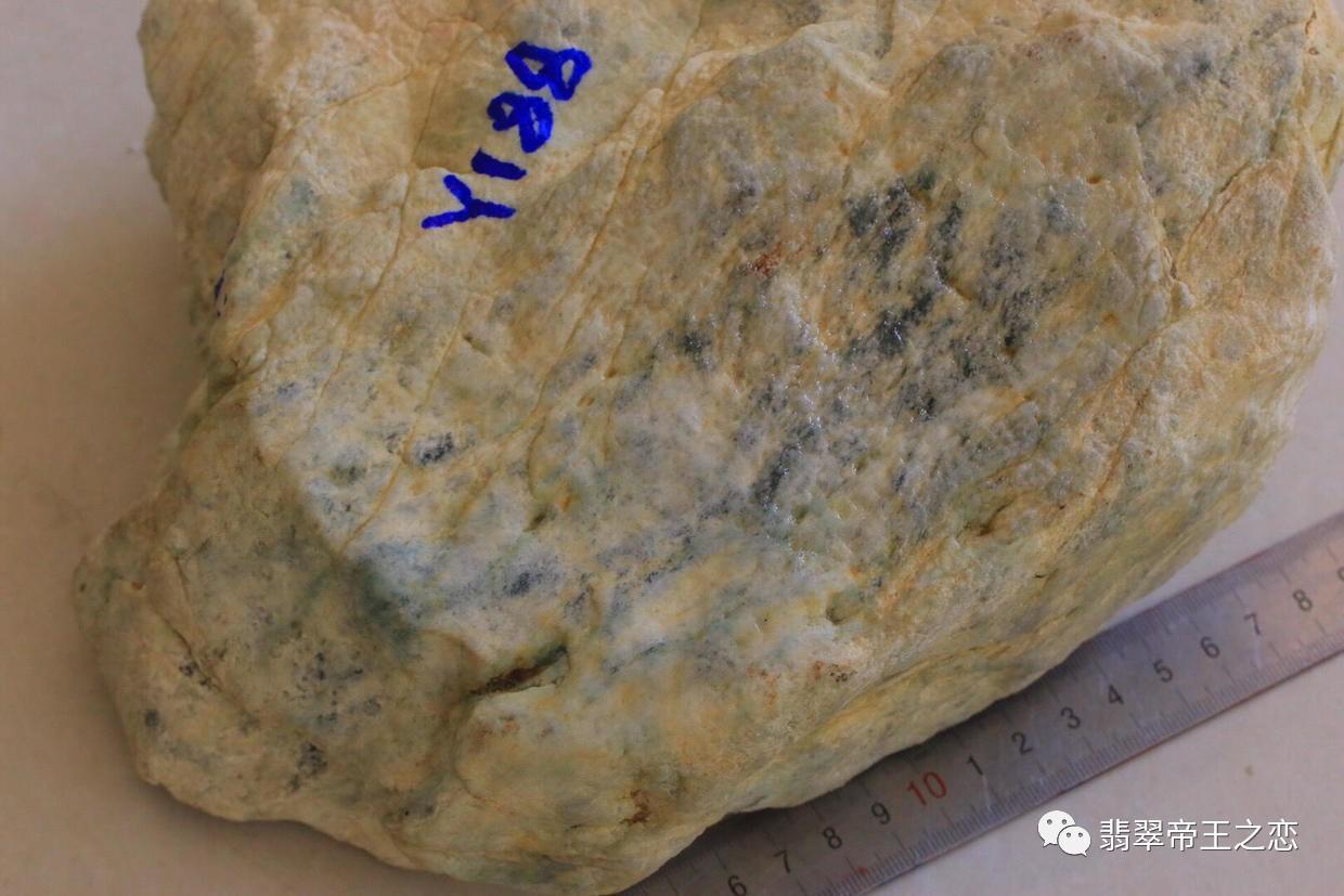 翡翠|玻璃种翡翠价格都快上天了，升值太快啊！