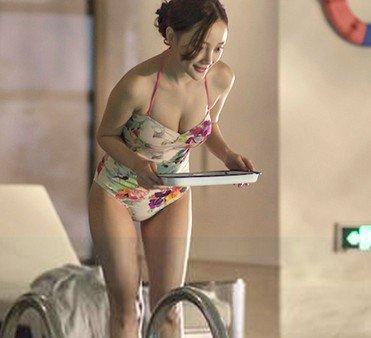 李小璐|李小璐捂胸劲舞，疑似和榜一热恋？贾乃亮: 到此为止