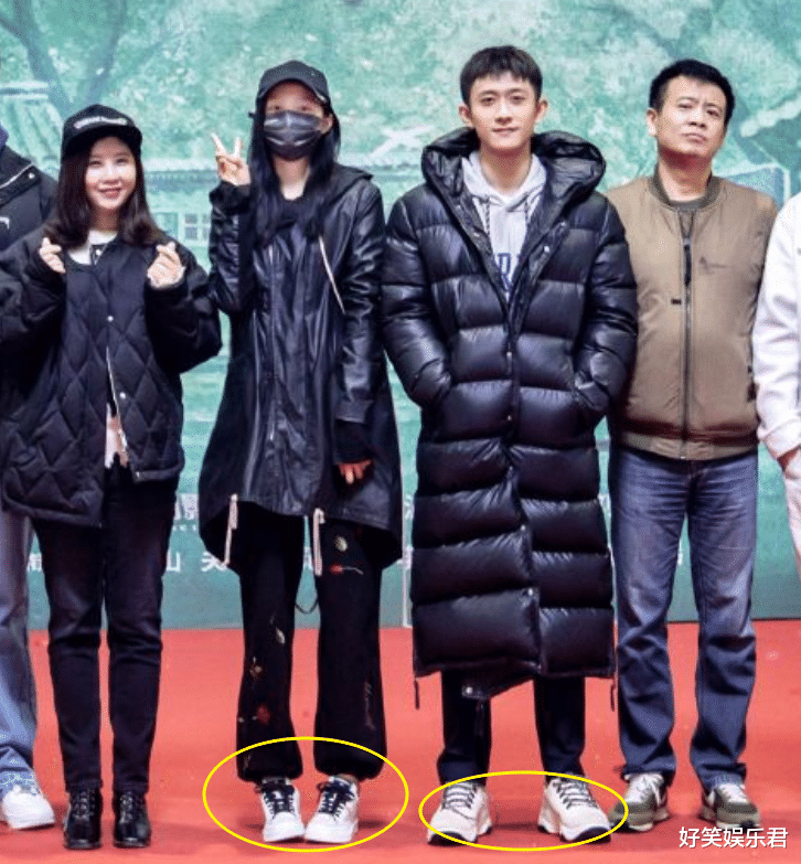 关晓彤|关晓彤张一山相差4cm同框一样高？看清两人的鞋底，谁撒谎很显然