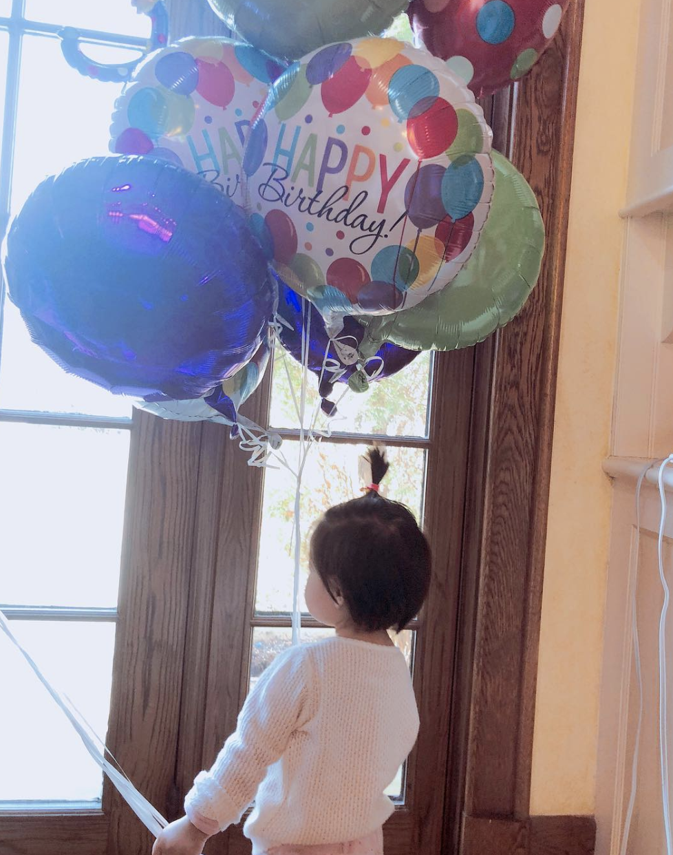 章泽天|章泽天新年第一天晒登山照，刘强东视角下笑容明媚，身材超赞