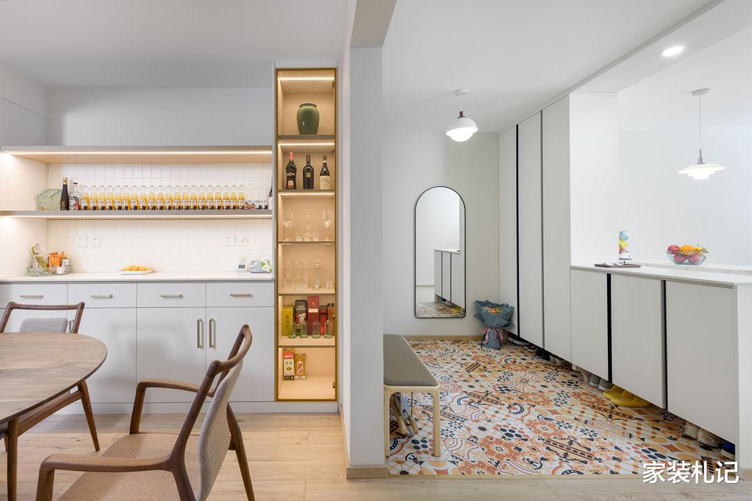 家装札记|第一次装修不想后悔！113㎡坚持简装，大白墙少吊顶，耐看还省钱