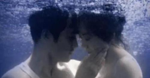 闫妮|欣赏50岁的闫妮最具魅力的水中照片