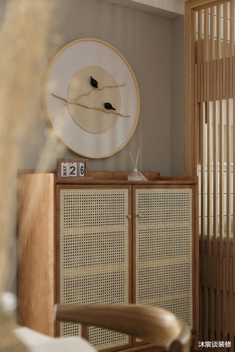 |30岁姑娘把家装得清爽淡雅，氛围很温馨，邻居纷纷称赞：住着舒服