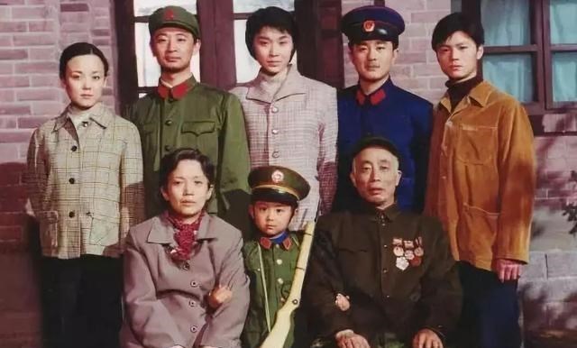 士兵突击|公认“零差评”的军旅剧，《士兵突击》垫底，榜首是“童年经典”