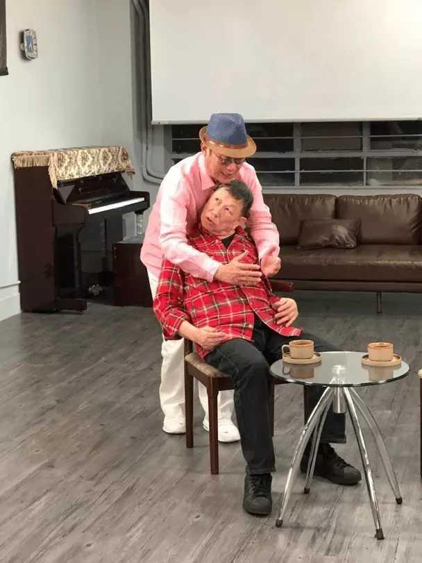 索额图|《鹿鼎记》索额图：71岁颈椎扭曲到变形认不出，医药费一年数百万