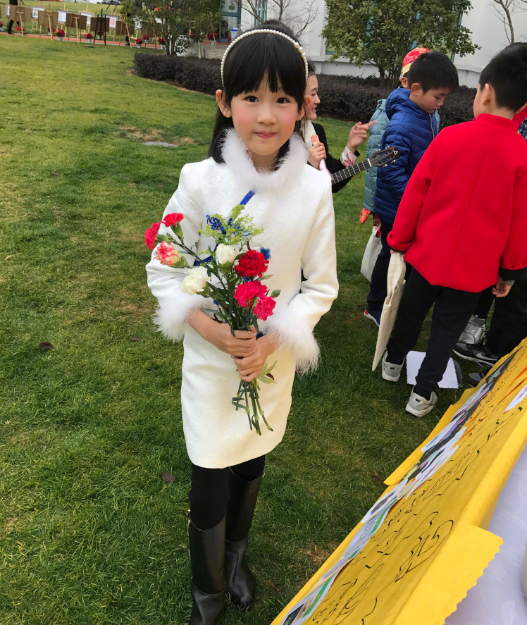 贝儿|还记得陆毅的女儿贝儿吗？现在她长这个样子，网友：真的是她吗？