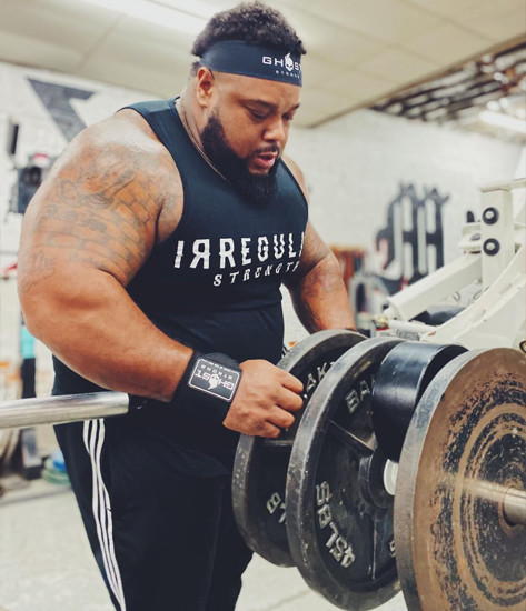 健身|超重量级的力量大神，体重197公斤“无装备”卧推355公斤