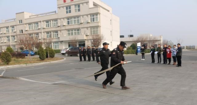 保安|保安每月工资不高，为何离职的人却并不多？现在终于找到了答案