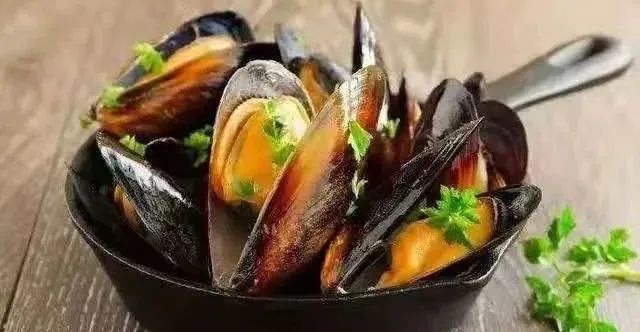 蔬菜|血脂高的人不能吃海鲜？医生：除了2种海鲜外，其他可以适量吃