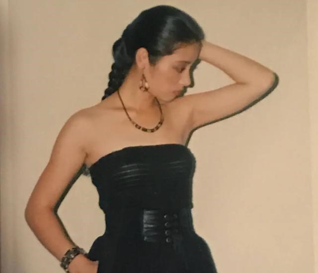 清浅微笑的我|著名演员李凤绪1987年拍摄的杂志大片，真是时髦极了