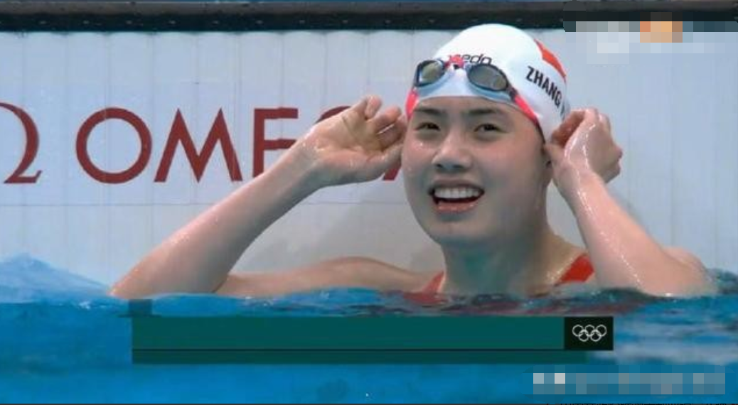 建军节|张雨霏妈妈，对她有着巨大的影响，妈妈亮相的时候，这颜值绝了