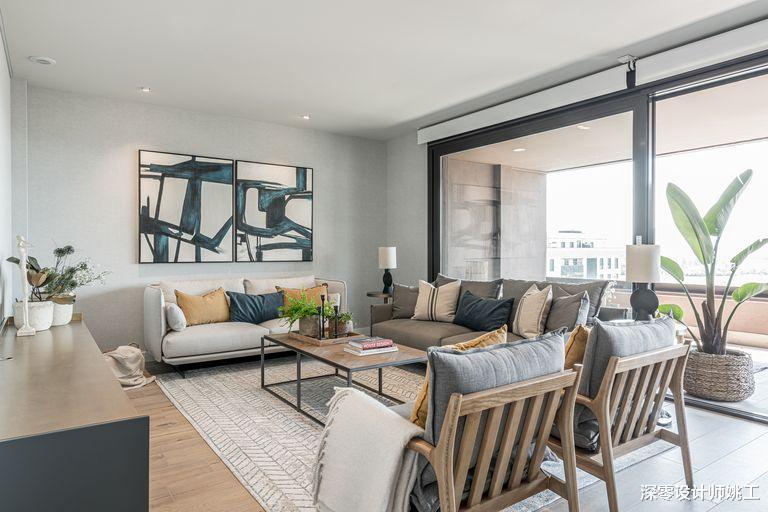 看完这对夫妻的124㎡,简洁原木两居室和超大开放式厨房,让人羡慕