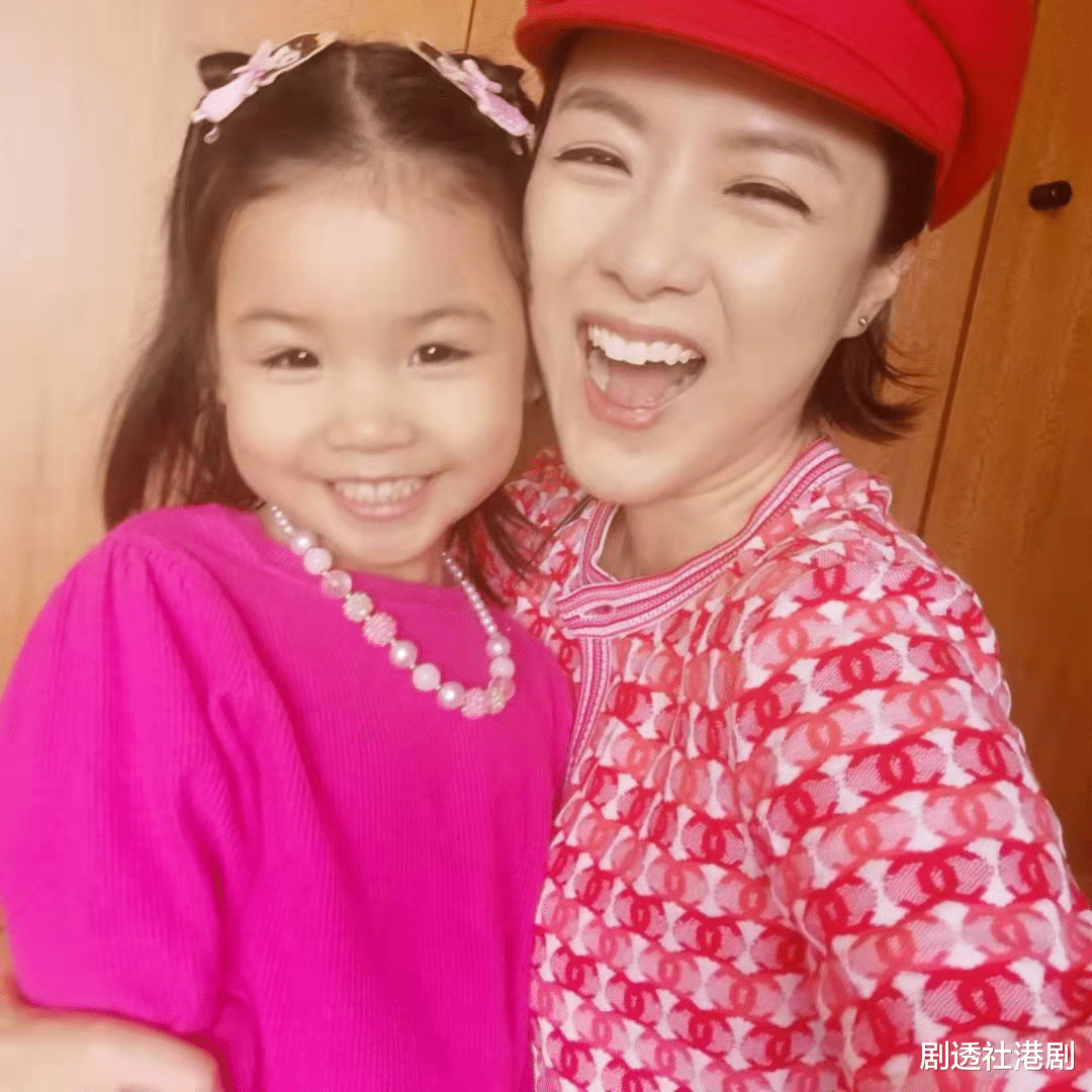 王一博|46岁前TVB“小生杀手”依然少女味十足，3孩冻龄星妈公开保养秘诀