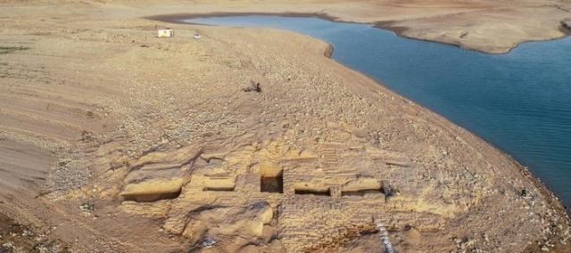 伊拉克經歷大旱，水庫幹涸，顯現3400年前宮殿痕跡-圖2