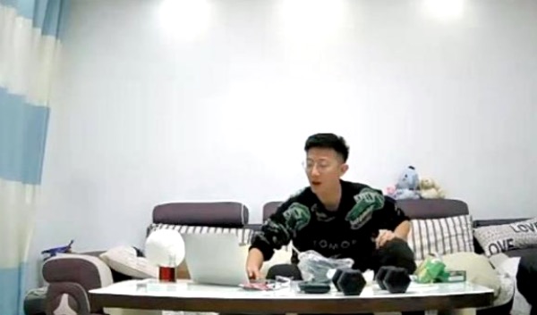 为证凶宅不凶法拍房开试睡直播:好几万人涌入直播间,到底看啥?