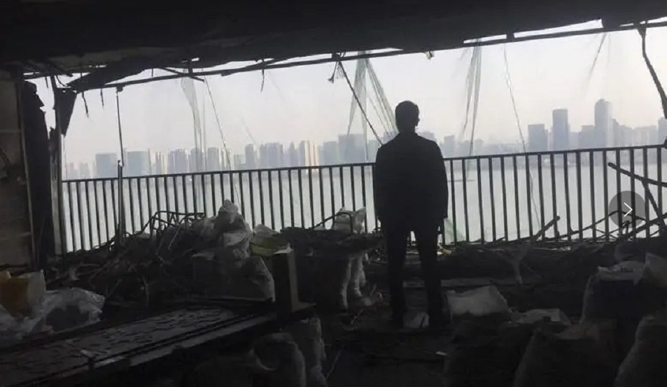 林生斌|镇魂井，二胎，出轨，直播，你永远无法叫醒一个装睡的人