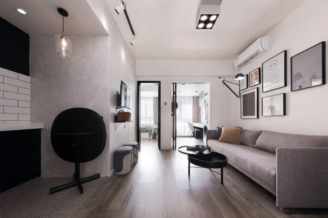 |不拆不敲,45m2也有独立书房,这个黑白灰空间极简又高级