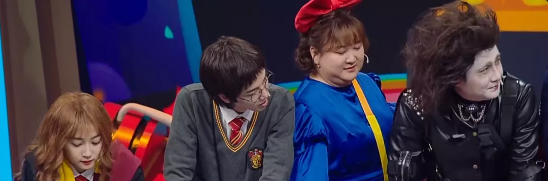 贾玲|《王牌》贾玲状态惹人担忧，在台上直接愣神，笑容勉强不是第一次