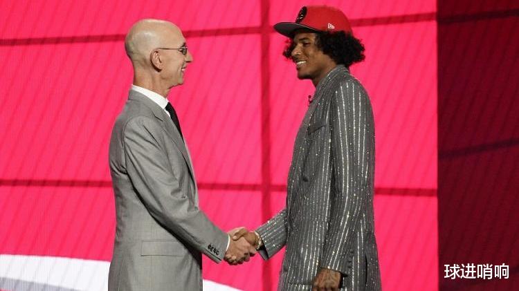 沙口路站 现象级表现！名记力赞火箭选秀，一口气淘宝4新星，2换1交易大赚