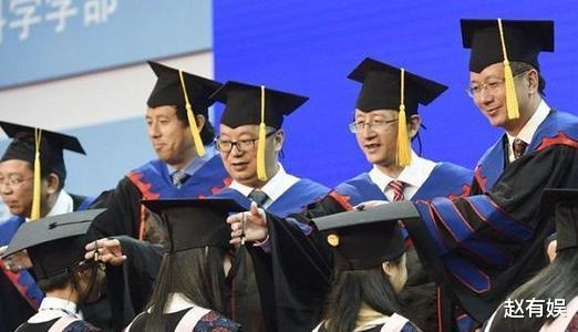 流量明星|书中自有颜如玉？南大学生不为75元折腰，投诉剧组招聘影响学习