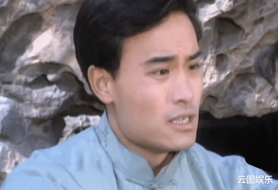 施羽|59岁男星施羽近照精神好，入行30年零绯闻，低调娶妻生娃家庭幸福