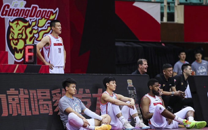 广东男篮|打服京媒!广东淘汰首钢,00后小将被猛夸,超级外援绝杀上瘾