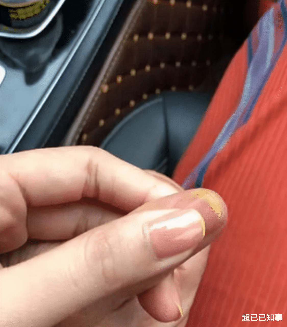 美甲|没想到我做的美甲，竟然和爸爸剥完橘子的手是一样的，我感觉我看亏大了