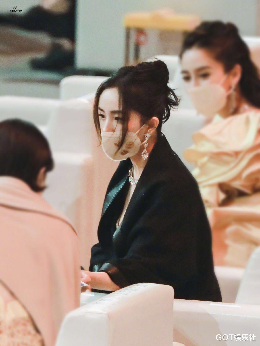 张小斐|微博之夜座位好现实!张小斐第二排,85花第三排,谭松韵第十排