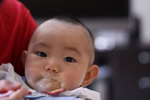番茄医生在线 提醒：孩子睡前2小时，4种食物别吃，易伤肺还咳嗽，饿了也别给