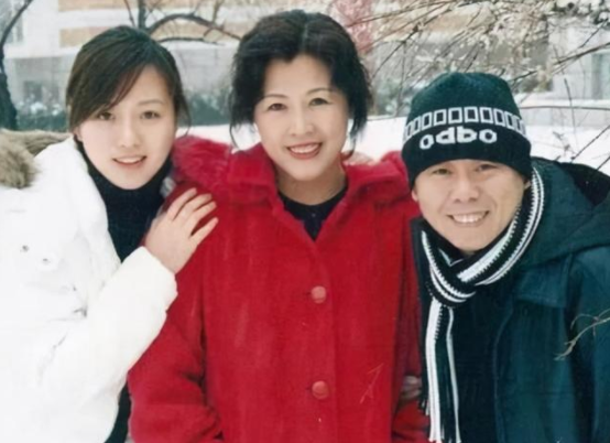 肖浩飞白|从“春晚笑星”,到专职带货,潘长江是如何“自毁”前程的?