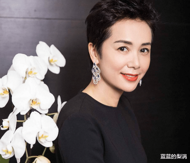 蒋雯丽|蒋雯丽捧红了自己的外甥女，却不提自己儿子，看到照片后怪不得不公开