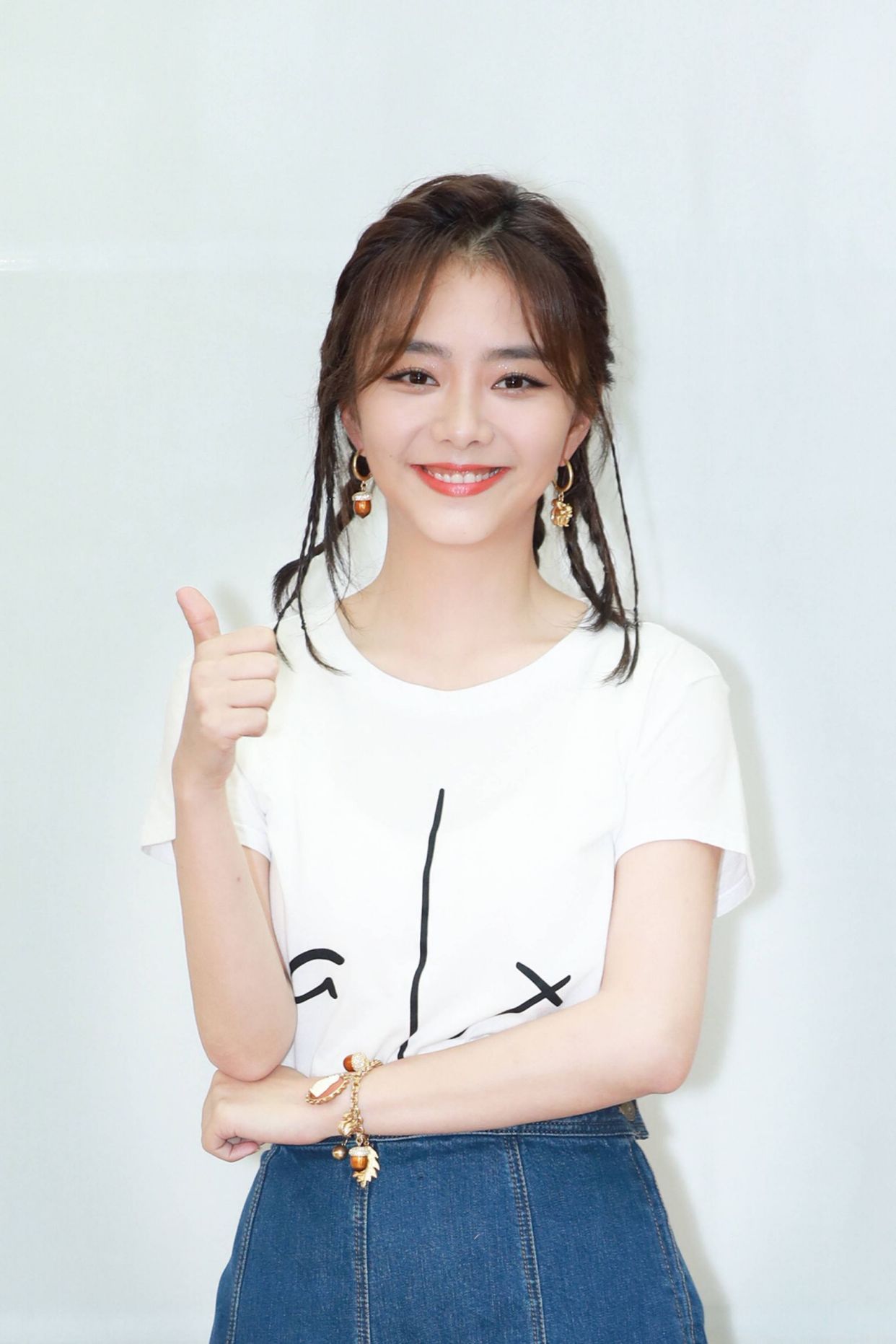 谭松韵|被赵丽颖带红，谭松韵曾给她作配，不过三年时间就糊到查无此人了