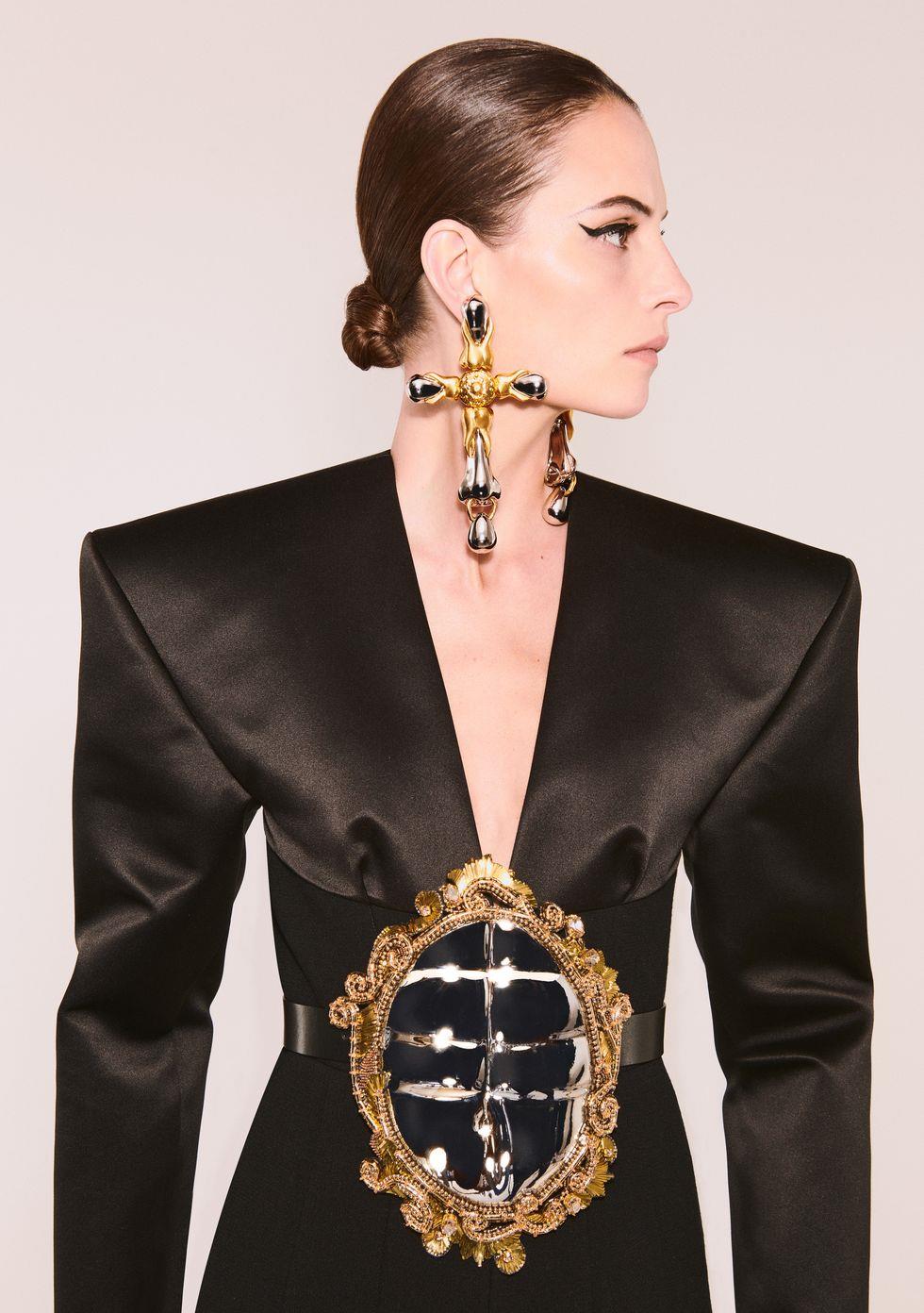 欧美时尚前线|Schiaparelli高定：出神入化般的创造力俘获人心，戏剧又张扬