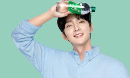 撞脸|Jennie&宋智雅也太像！14对韩国演员撞脸艺人：谭俊彦撞脸李政宰