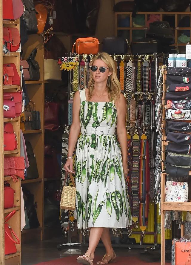 小廖时尚穿搭|希尔顿家二小姐妮基·希尔顿Nicky Hilton，不愧为白富美