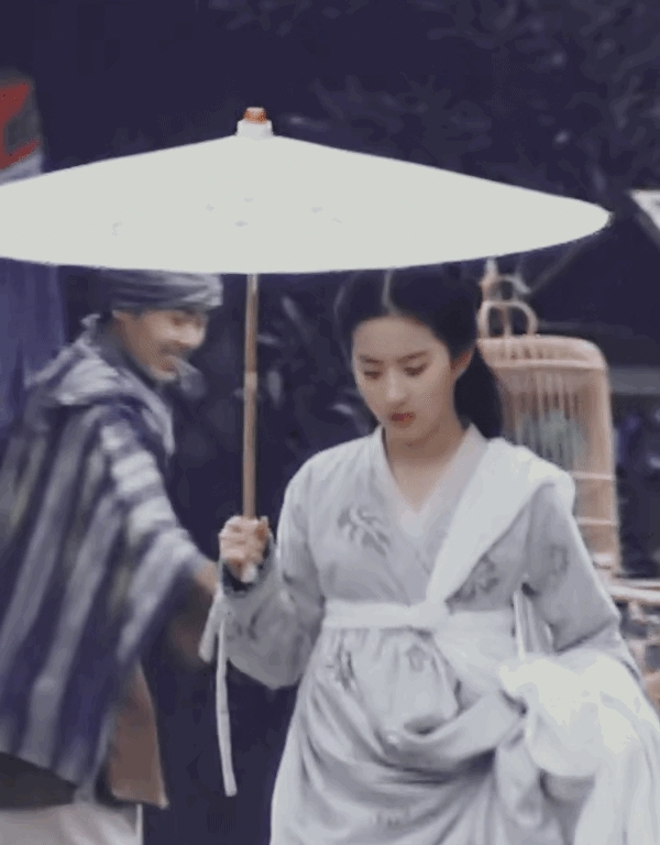 赵灵儿|重新回顾《仙剑一》才发现，原来赵灵儿的服装有这么细节