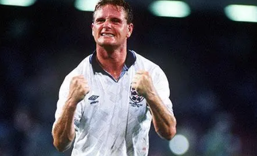 产假|在足坛历史上，因私生活比较混乱而结束自己职业生涯的球星都有哪些呢？