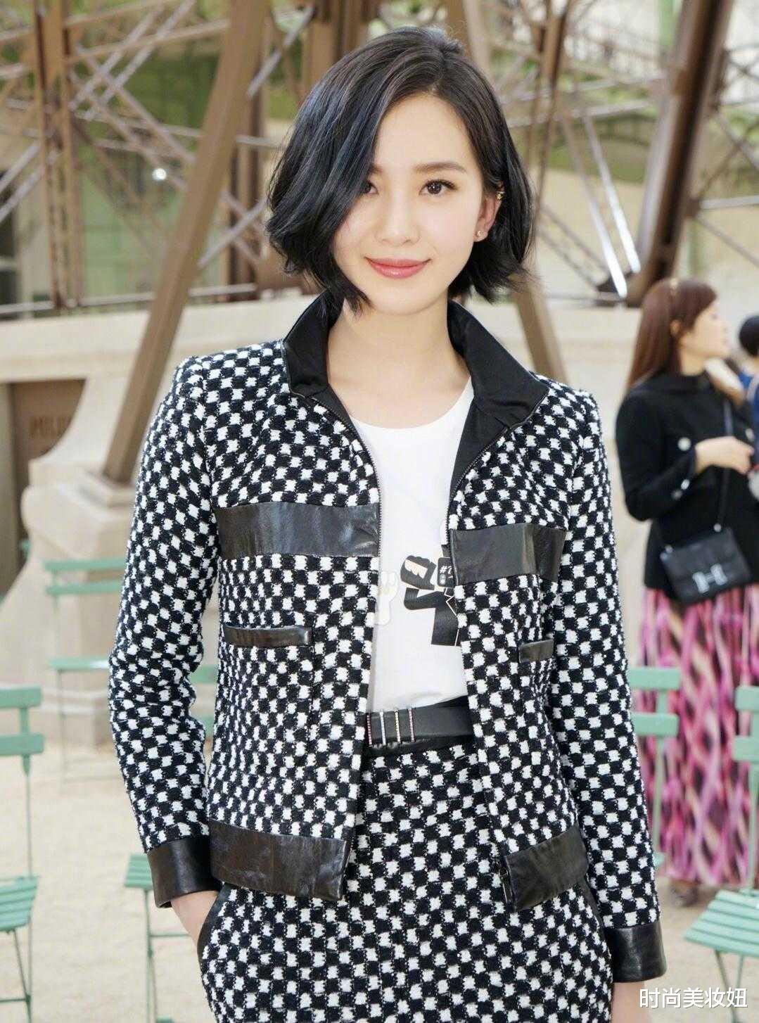 蔡文静|刘诗诗这回美到国外去，穿棋盘格套装配波波头，高级不说还贵气