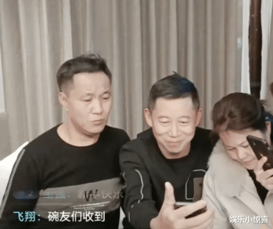 温婉|孙卓亲姐回国后晒全家福,肤白貌美气质佳,网友:不当爱豆可惜了