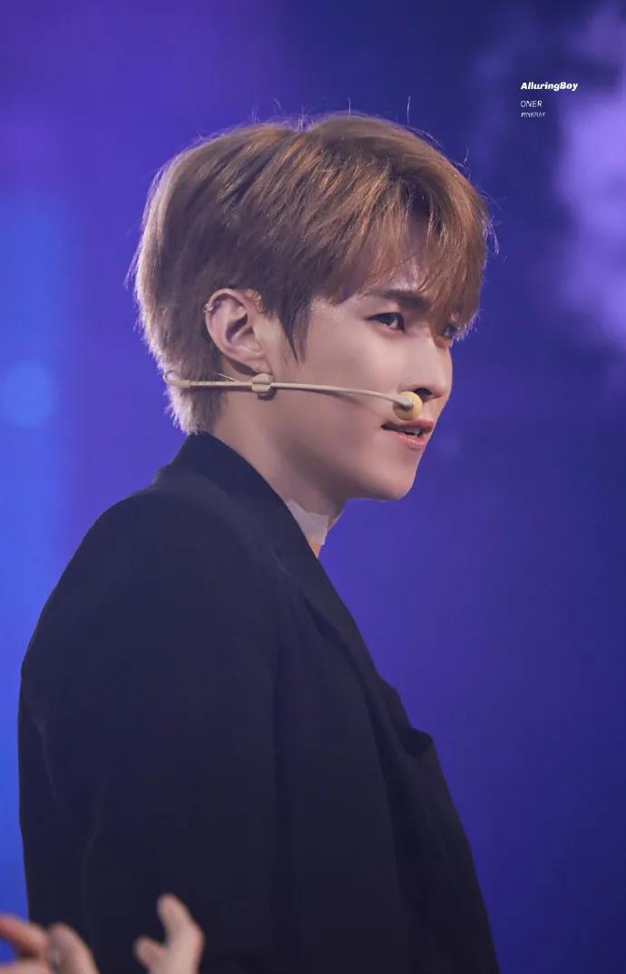 女孩|又一千万粉丝顶流糊了？睡完直接消失？被伤害的女孩，带着图爆料