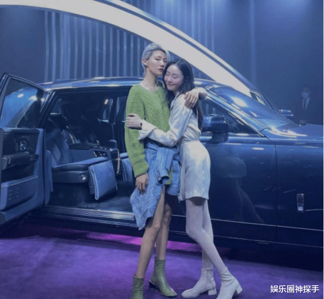 刘晓庆|陈露闺蜜王萌被扒，两人合影画风引网友质疑