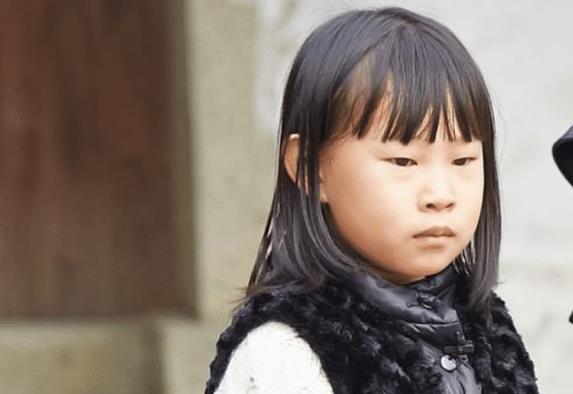 小沈阳|小沈阳女儿堪称“整容式”长大，不仅气场足，英语水平也顶呱呱