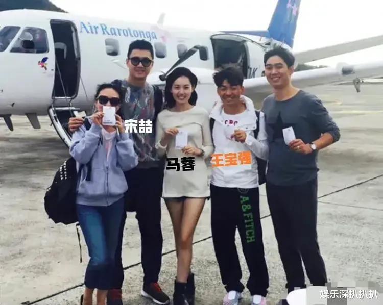 鞠婧祎|爱与不爱表情也许会骗人，但肢体语言骗不了人。他们分开早有征兆