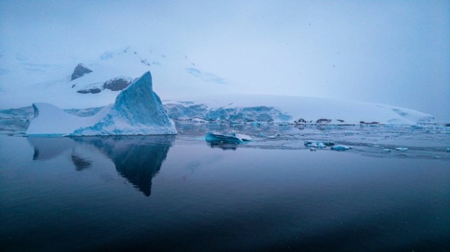 白色污染|南极冰川下，人类最不想看到的东西出现，给全球敲响警钟