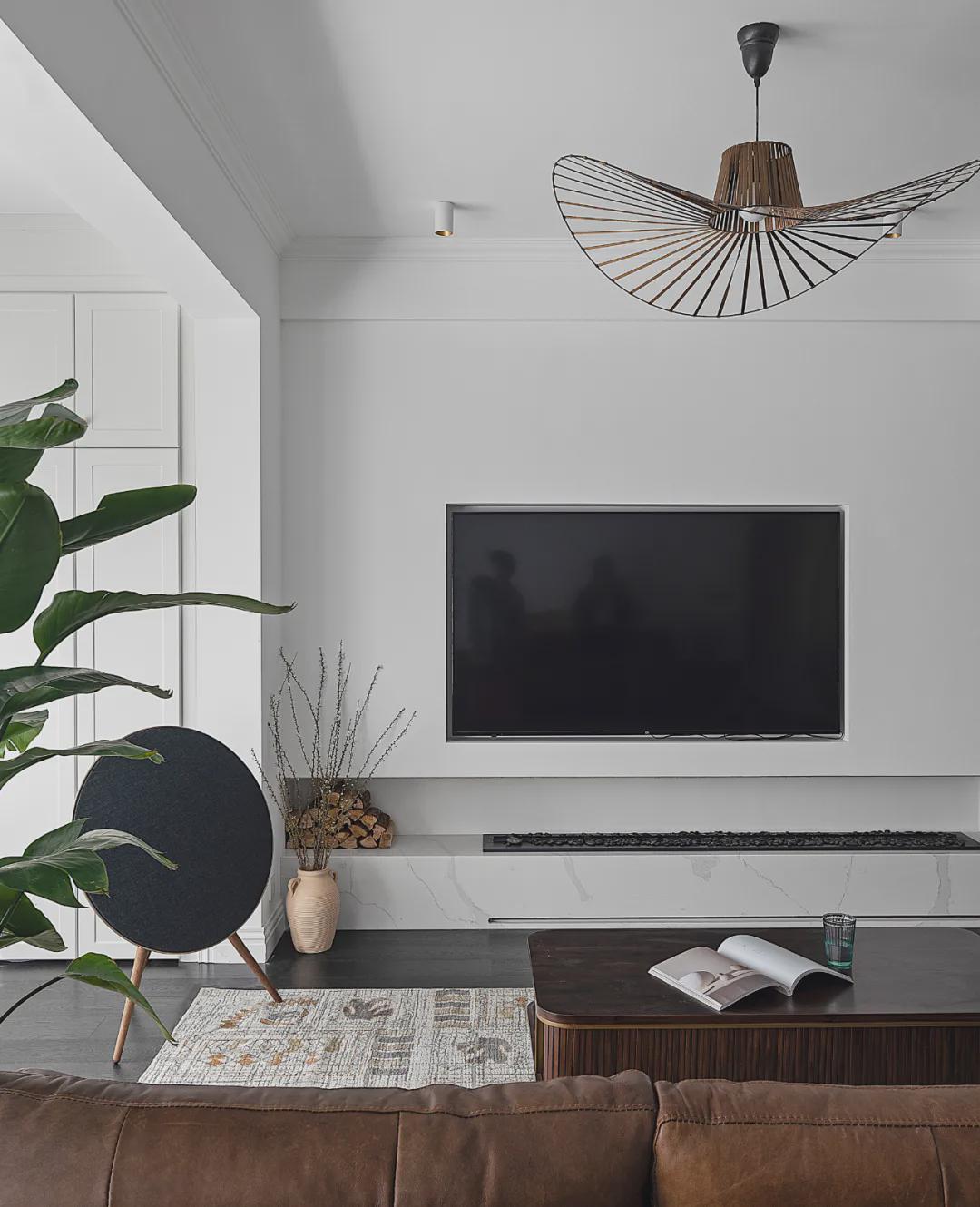 140㎡简约复古,硬装简单设计,以色彩与软装为主,效果高级独特